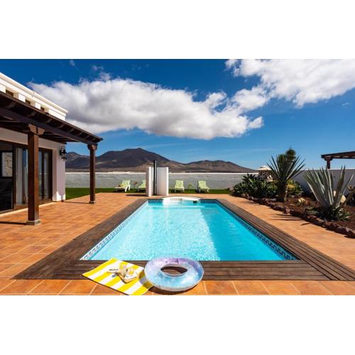 Villa MontañaBlanca Private Heated Pool & Stunning Views