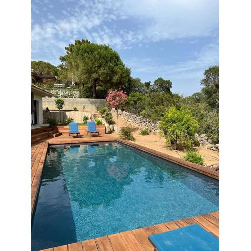 Villa Monte e Mare, piscine chauffée, climatisée à 5 mn de la plage de santa giulia