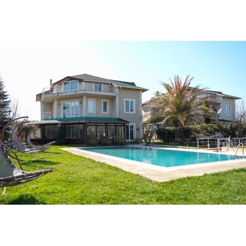 Villa Moon