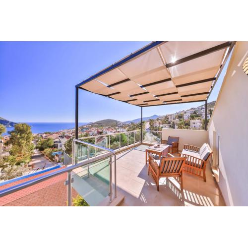 VILLA MYSTIC Private Pool-Garden & Sea Views in Central Location