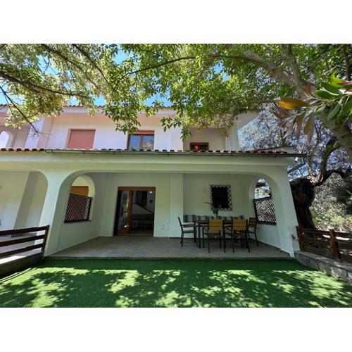 Villa Nāos