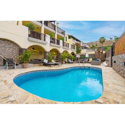 Villa Natali ,Luxury 3-levels large villa on Tenerife, ocean view, private poo l& barbecue area