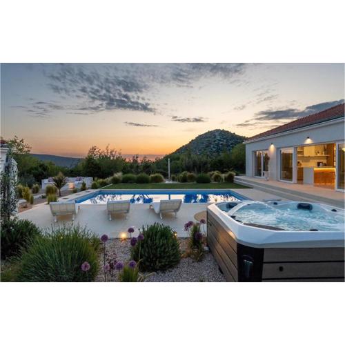 Villa Nebesi