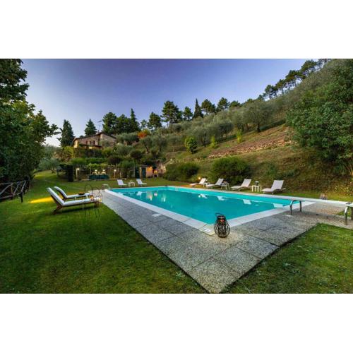 Villa Nel Bosco, charming Tuscan Retreat with Private Pool and View