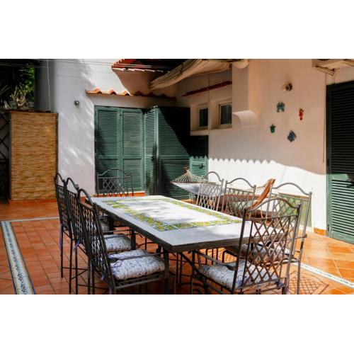 Villa nella curva della funicolare, Capri