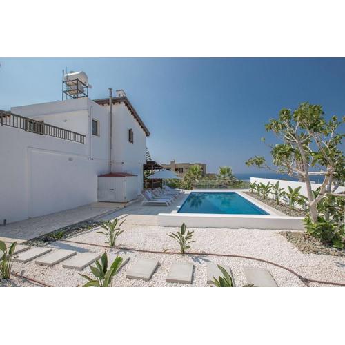 Villa Nepou - Beautiful 4 Bedroom Villa - Located In Ayia Napa Villa With Private Pool