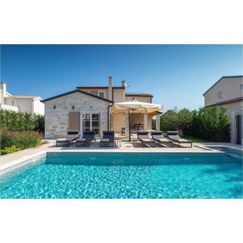 Villa No18