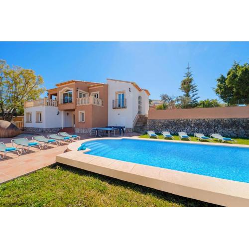 Villa Nogal by Villa Plus