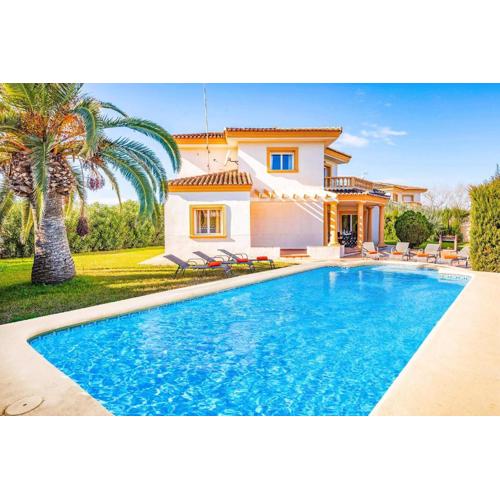Villa Noguera Mediterraneo by Villa Plus