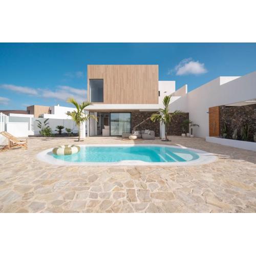 Villa NOMA - Design space with Pool in Corralejo