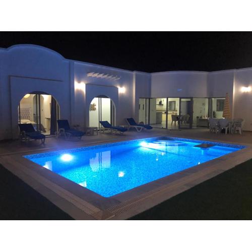 VILLA NOUR DJERBA plain pied haut de gamme piscine proche de la plage