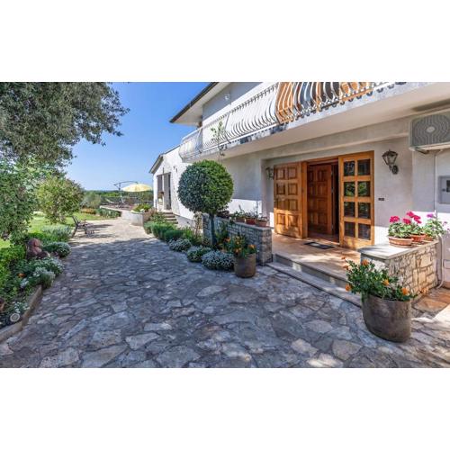 Villa Novela by Istrialux