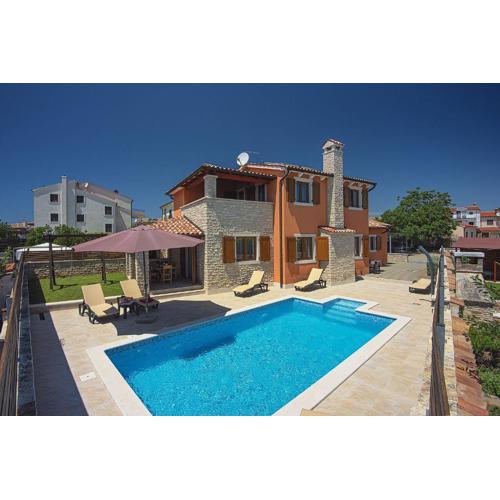 Villa nur 800 Meter zum Strand mit Meerblick, privatem Pool, BBQ und Spielplatz