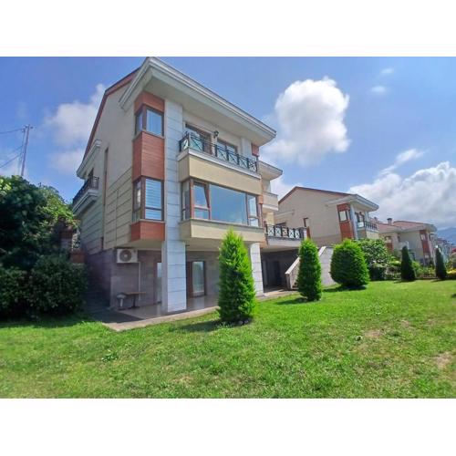 Villa Nur