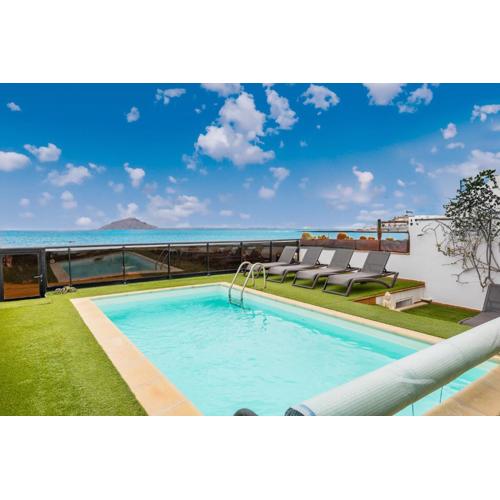 Villa Oasis Beachfront Corralejo By Holidays Home