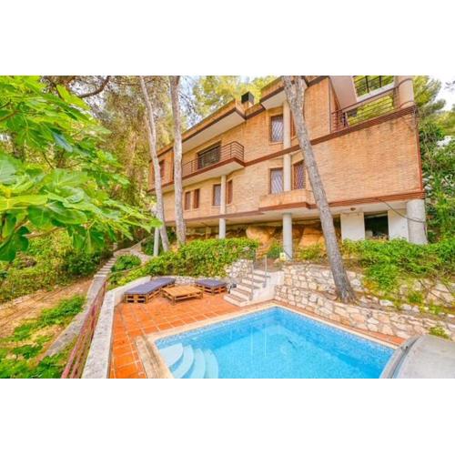 VILLA OASIS PINARES DE SAN ANTÓN -pool, sea, near Málaga city center-