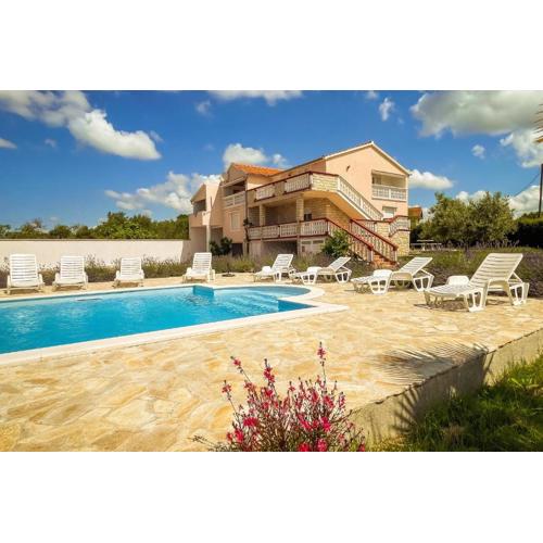 Villa Oasis Tinj