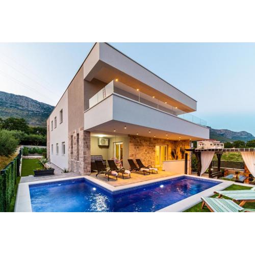 Villa Olea Mit Pool In Kastel Sucurac, Dalmatien