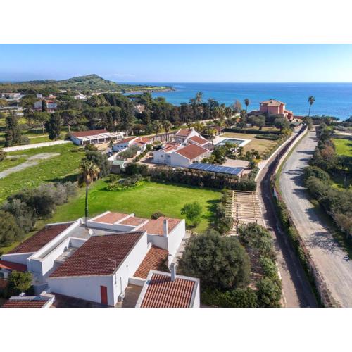 Villa Olga con accesso privato alla spiaggia di Nora