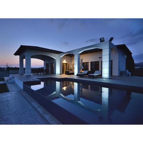 Villa Olivo Maroni