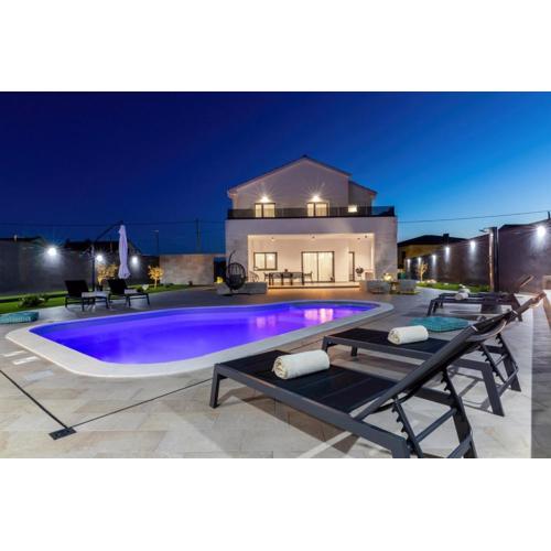 Villa One - Happy Rentals
