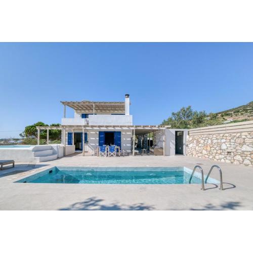 villa paradisia private swimming pool and jacuzzi