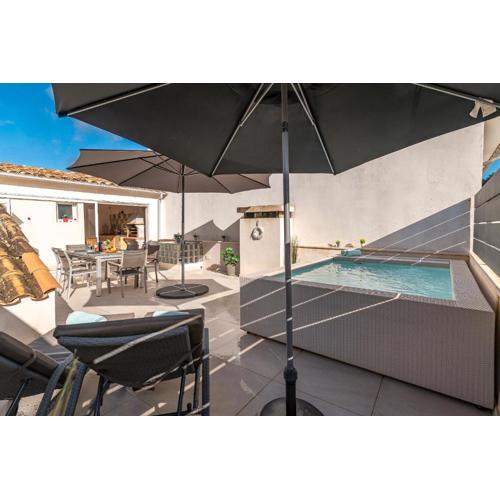 Villa Pare Vives 77 by Sealand Villas