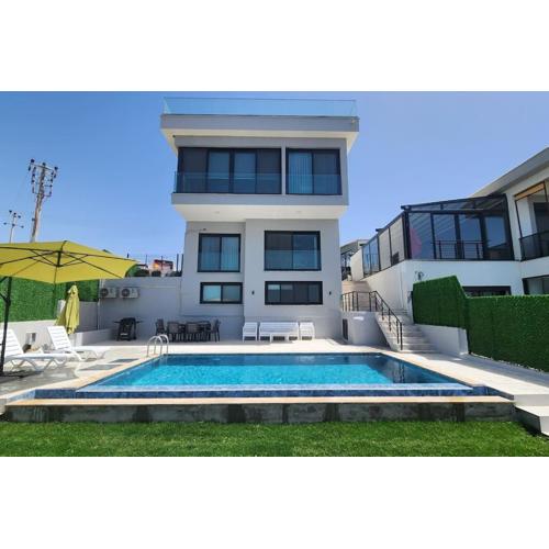 Villa Peak