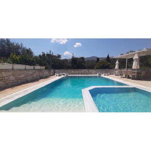 Villa Petrino - central flat location within Kassiopi. Sleeps 8
