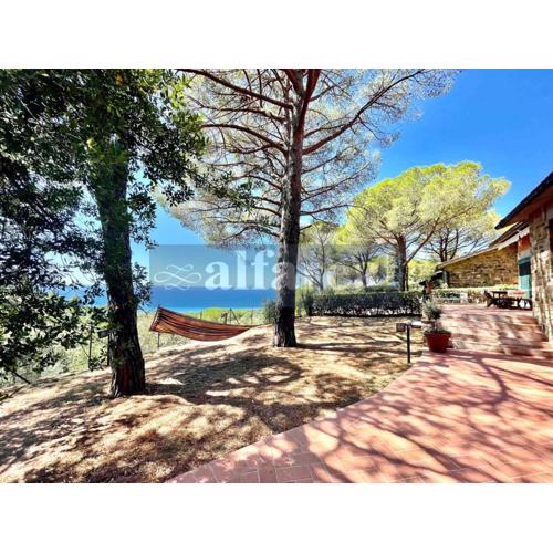 Villa PIEMONTE, 3 camere, 3 bagni, e splendida vista mare! by Alfareal