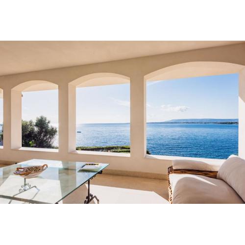 Villa Plemmiria with Private Access to the Sea by Wonderful Italy