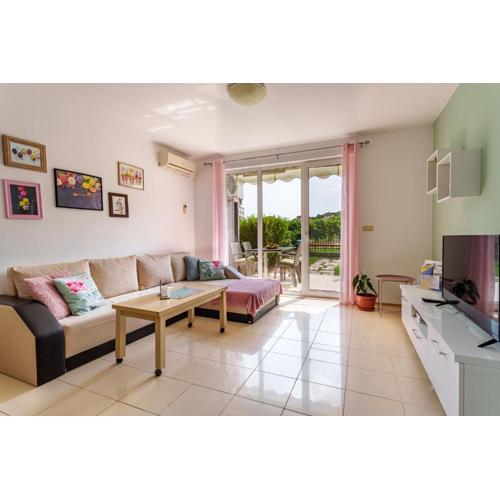 Villa Poesia, Harmony Hills Residence