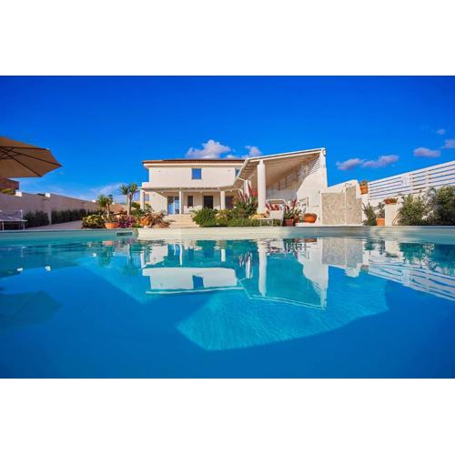 Villa Pomelia by Xenia Sicily Villas