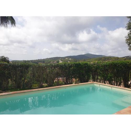 VILLA PROVENCALE AVEC PISCINE PRIVEE