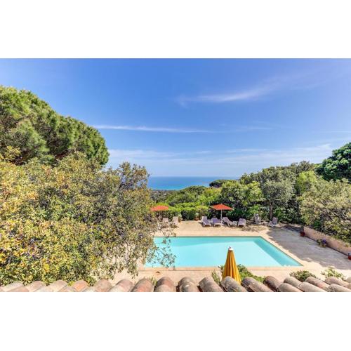 Villa provençale face à la mer