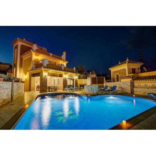 Villa Ramos Lara by Villa Plus