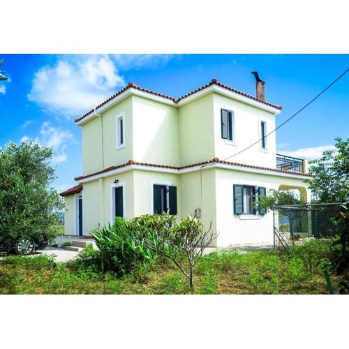 Villa Rania: Ευάερη βίλα με θέα τη θάλασσα