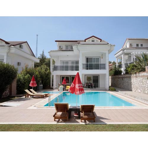 Villa Raya2