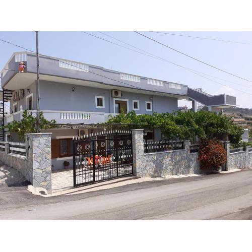 Villa Reshat Caca