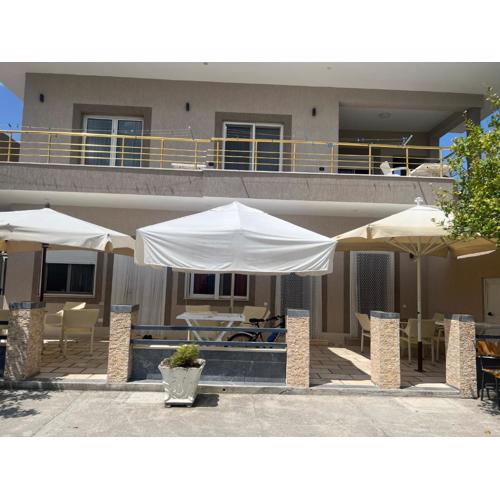 Villa Roel 1 -apartments near the beach Vlore