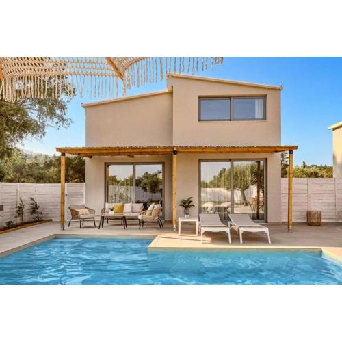 Villa Romas 1 by Villa Plus