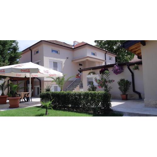 Villa Ros Guest House