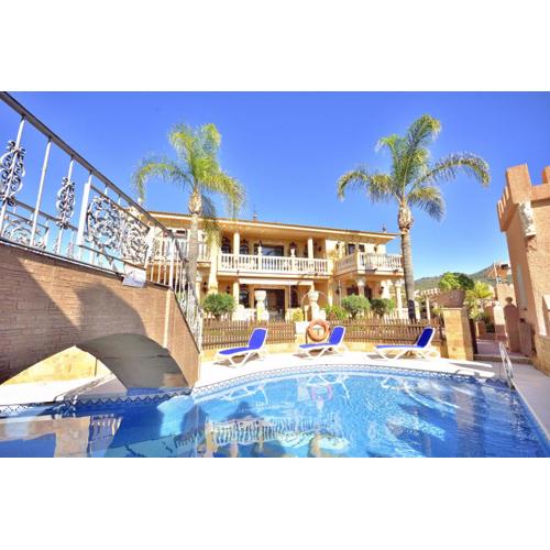 Villa rural en Málaga con piscina y vistas al mar