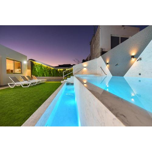 Villa Salado Salobre, Gran Canaria Private Heated Pool Modern Luxury Tranquil Getaway