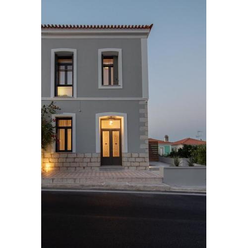 Villa Samos - Renovated stone villa with private pool- 2 min from the sea!
