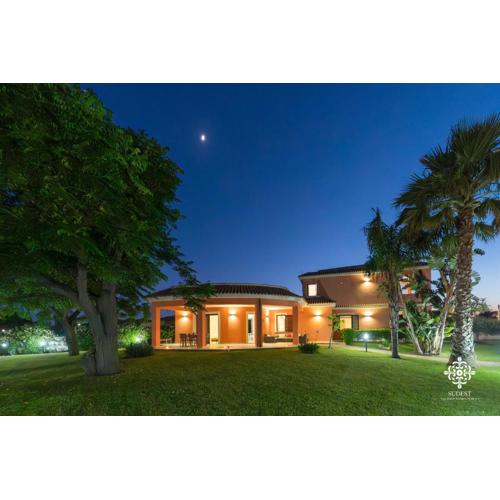 Villa Seaside - Beach Retreat with jacuzzi