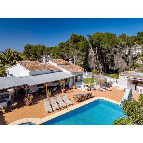 Villa Sierra Pinos Plus by Interhome