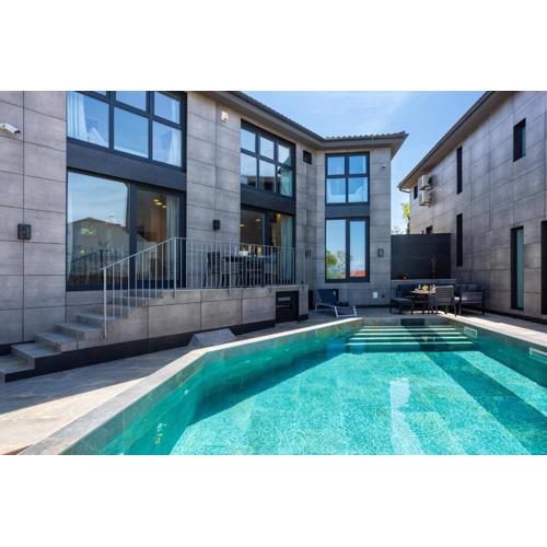 Villa Signature with heated pool