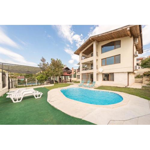 Villa Sineva - Pool, BBQ & Seaview