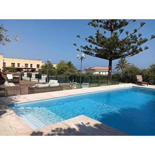 Villa singola a Cefalù con piscina privata